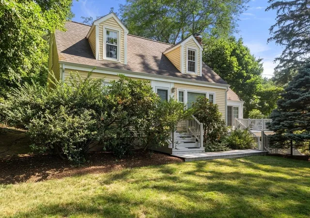 3rd image of 167 Glezen Ln, Wayland, MA 01778 | MLS# 73545636