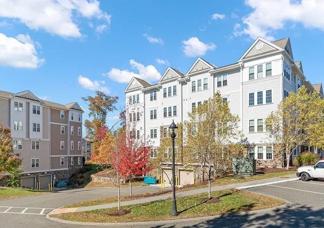 2nd image of 62 Abigail Rd, Reading, MA 01867