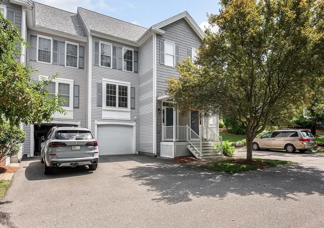1st image of 4 Georgetowne #4, Nashua, NH 03062 | MLS# 73567085