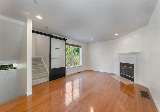 Photo 4 of Condo for sale at 4 Georgetowne #4, Nashua, NH 03062 | MLS# 73567085 | Listing updated on 2026-09-29