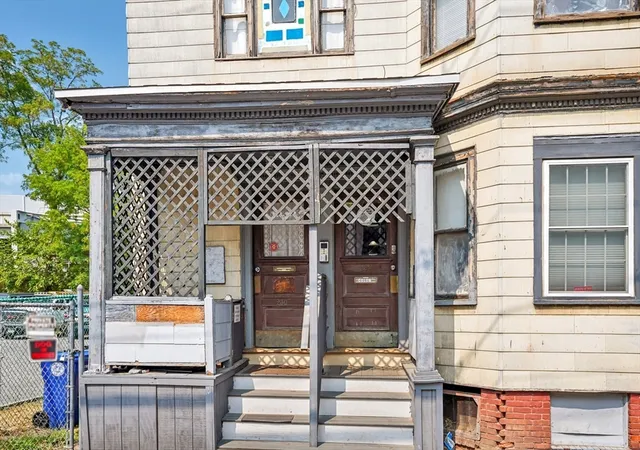 4th image of 230 Chestnut St, Cambridge, MA 02038