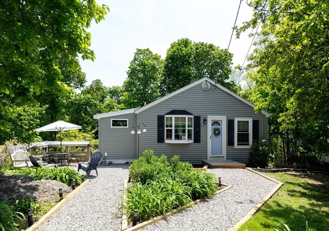 Homes for sale in Hull, MA | 9 Shore Gardens Rd, Hull, MA 02045 | MLS# 73521607