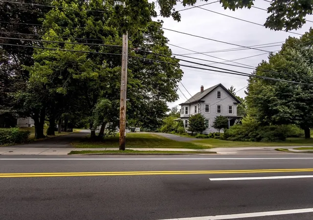 3rd image of 292 N Main St, Natick, MA 01760 | MLS# 73553410