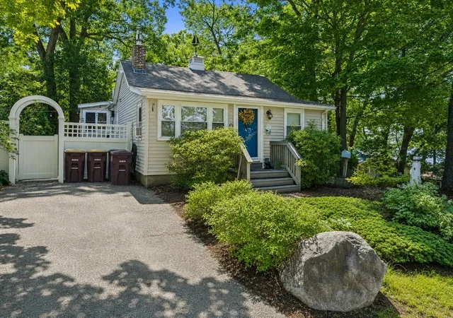 Photo 2 of Single family home for sale at 15 Morningside Path, Weymouth, MA 02189 | MLS# 73569360 | Listing updated on 2026-08-31