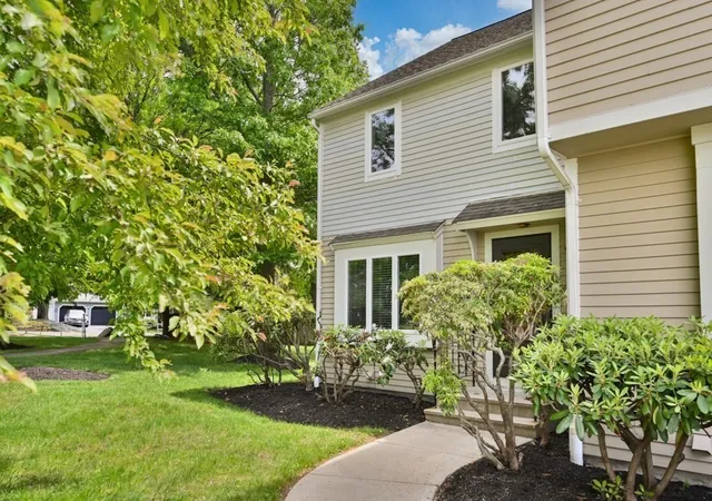 Homes for sale in Saugus, MA | 1601 Lewis O Gray Dr #1601, Saugus, MA 01906 | MLS# 73528012