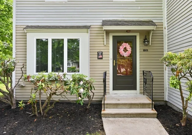 Homes for sale in Saugus, MA | 1601 Lewis Over Gray Dr, Saugus, MA 01906
