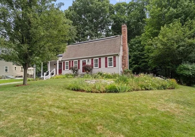 2nd image of 7 Caroline Dr, Milford, MA 01757 | MLS# 73557390