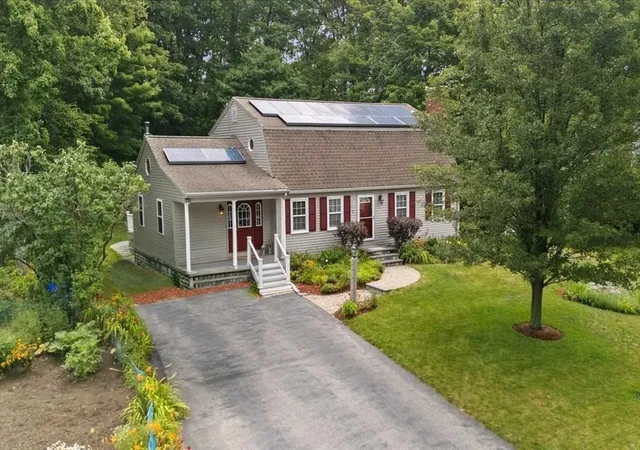 3rd image of 7 Caroline Dr, Milford, MA 01757 | MLS# 73557390