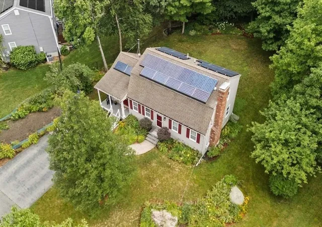 4th image of 7 Caroline Dr, Milford, MA 01757 | MLS# 73557390