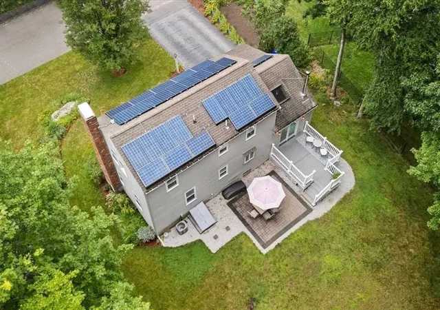 5th image of 7 Caroline Dr, Milford, MA 01757 | MLS# 73557390