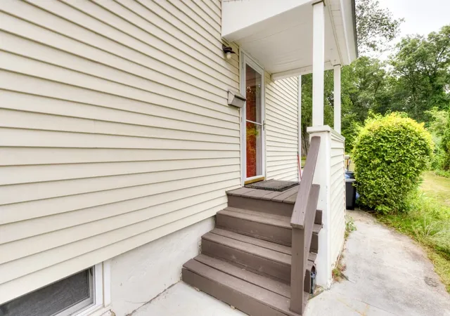 4th image of 62 Rolfe Ave, Shrewsbury, MA 01545 | MLS# 73550294