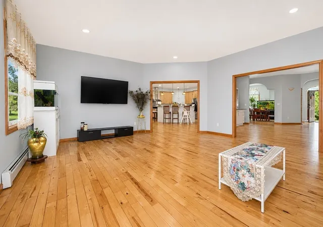 4th image of 36 E Brookfield Rd, North Brookfield, MA 01535 | MLS# 73564613