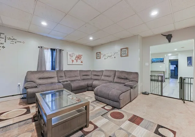 3rd image of 118 Maple St, Needham, MA 02492
