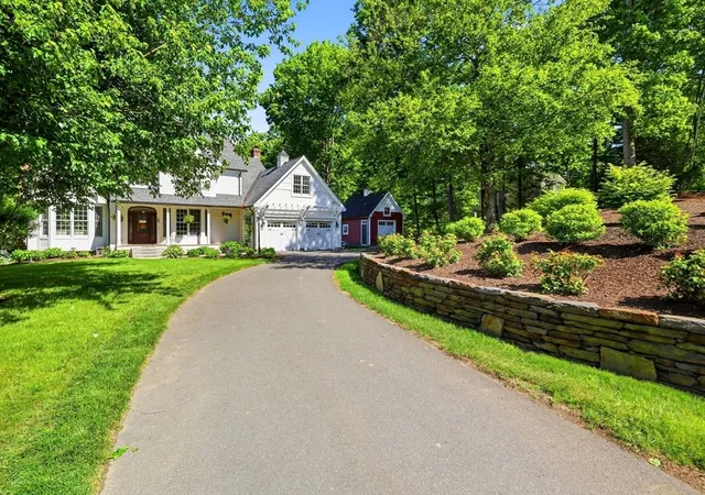 Homes for sale in Belchertown, MA | 102 Oakridge Dr, Belchertown, MA 01007 | MLS# 73528806