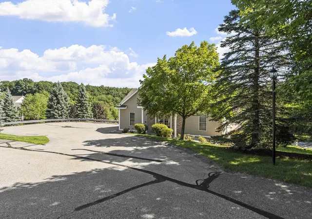 2nd image of 705 Autumn Ridge Dr, Ayer, MA 01432