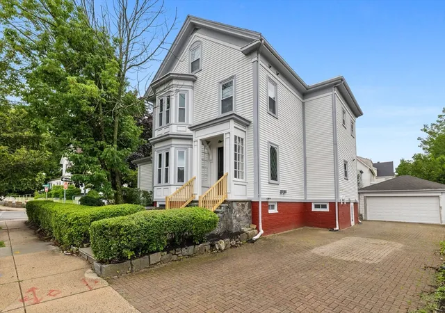 1st image of 179 Main St #1, Medford, MA 02155 | MLS# 73541209