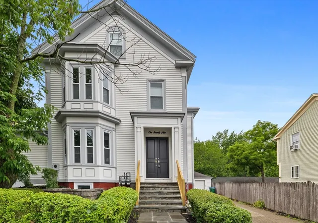 2nd image of 179 Main St #1, Medford, MA 02155 | MLS# 73541209