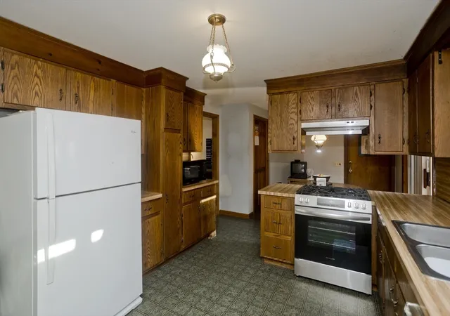 Homes for sale in Springfield, MA | 50 Emerson St, Springfield, MA 01118 | MLS# 73293497
