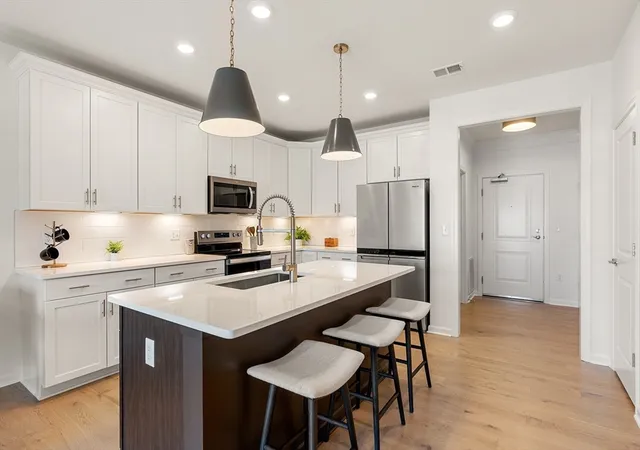 3rd image of 5 Peters Farm Way #404, Westborough, MA 01581 | MLS# 73562439