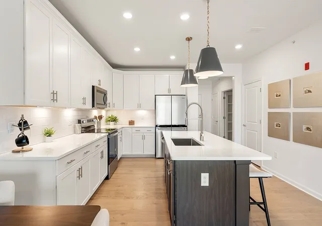 4th image of 5 Peters Farm Way #404, Westborough, MA 01581 | MLS# 73562439
