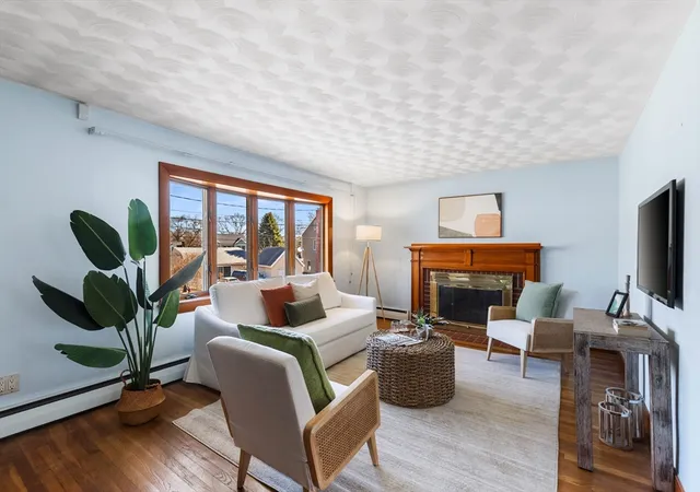 3rd image of 44 Piedmont St, Arlington, MA 02476 | MLS# 73503623
