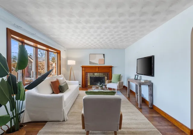 4th image of 44 Piedmont St, Arlington, MA 02476 | MLS# 73503623