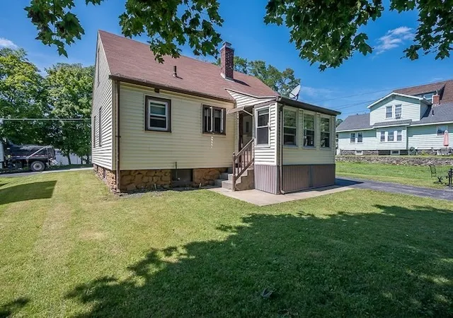 29th image of 4 Grammont Rd, Worcester, MA 01607 | MLS# 73566243