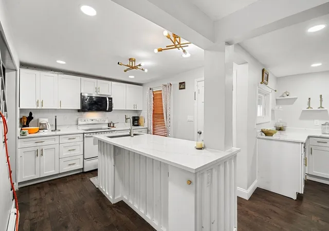 4th image of 952 Bridge St, Lowell, MA 01850 | MLS# 73559450