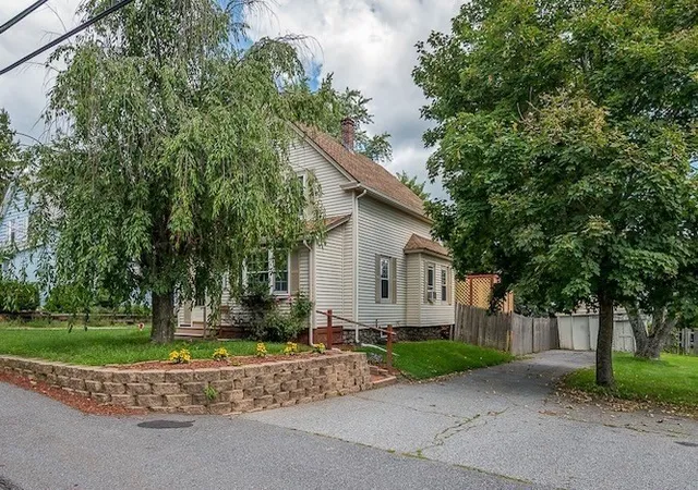 Single family home for sale at 317 Oxford St N, Auburn, MA 01501 | MLS# 73570082
