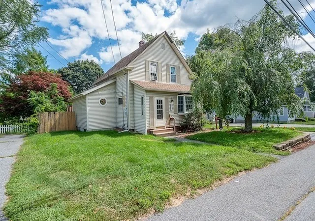 Photo 2 of Single family home for sale at 317 Oxford St N, Auburn, MA 01501 | MLS# 73570082 | Listing updated on 2026-09-04