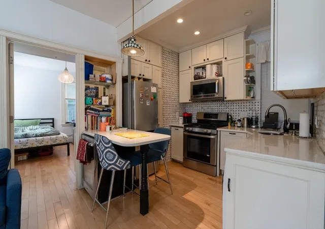 2nd image of 68 Phillips St #6, Boston, MA 02114 | MLS# 73533695
