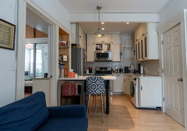 4th image of 68 Phillips St #6, Boston, MA 02114 | MLS# 73533695