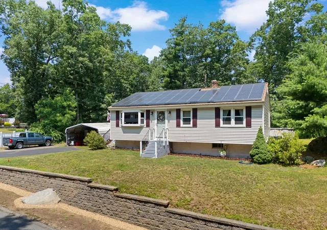 1st image of 215 Donohue Rd, Dracut, MA 01826 | MLS# 73544836
