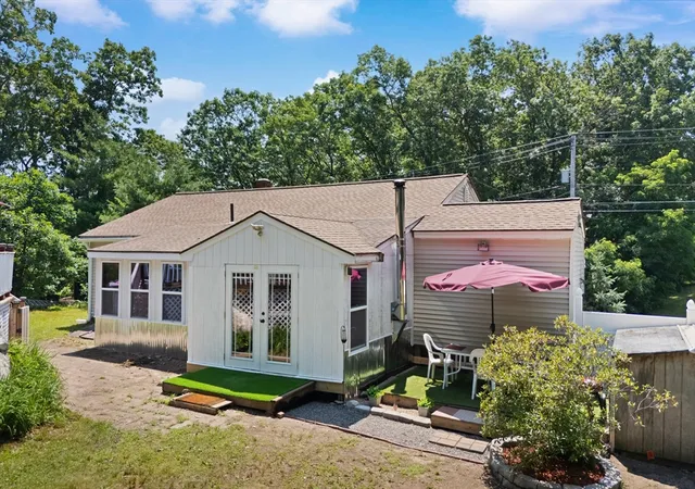 3rd image of 215 Donohue Rd, Dracut, MA 01826 | MLS# 73544836