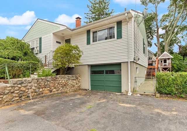 Photo 4 of Sale Pending at 35 Northend Avenue, Salem, MA 01970 | MLS# 73566919 | Listing updated on 2026-09-30