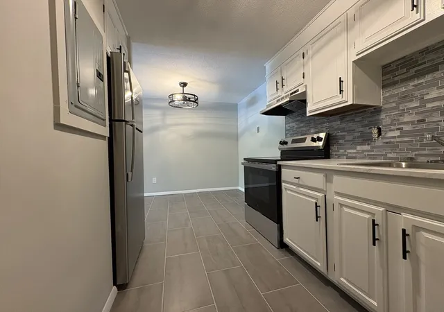 Homes for sale in Woburn, MA | 1 Albert Dr #8, Woburn, MA 01801 | MLS# 73533574