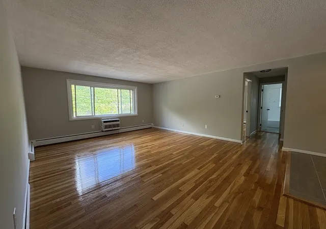 Homes for sale in Woburn, MA | 1 Albert Dr #8, Woburn, MA 01801 | MLS# 73533574