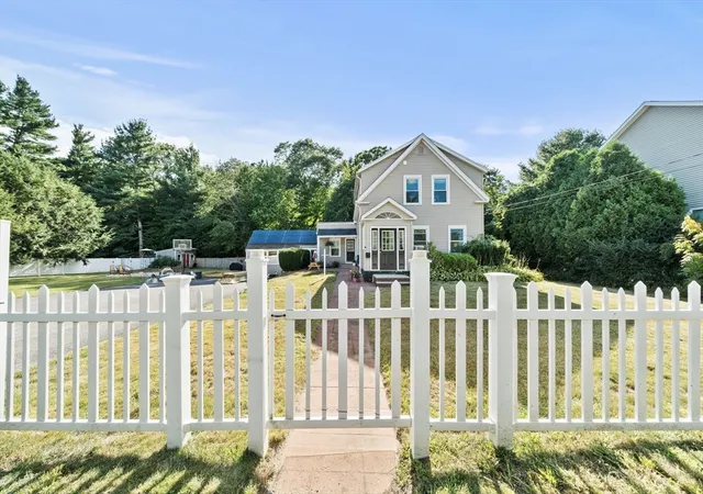 Photo 3 of Sale Pending at 119 Spring St, Rockland, MA 02370 | MLS# 73568836 | Listing updated on 2026-09-23