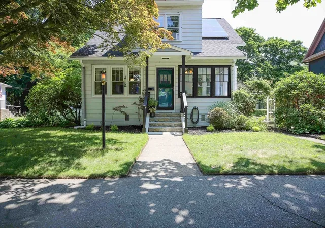 Photo 1 of Sale Pending at 20 Vassar St, Worcester, MA 01602 | MLS# 73556804 | Listing updated on 2026-09-09
