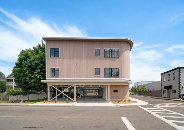 Homes for sale in Winthrop, MA | 140 Shirley Street #330, Winthrop, MA 02152 | MLS# 73542366