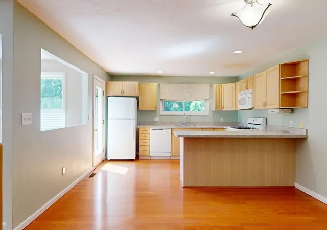 5th image of 98 Algonquin Tr #98, Ashland, MA 01721 | MLS# 73565856