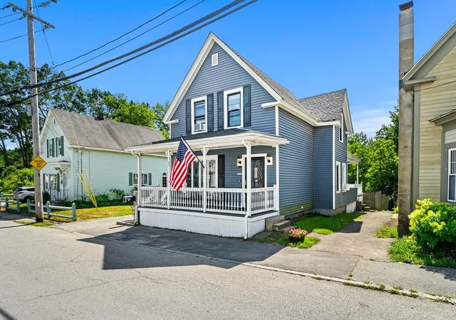 2nd image of 27 Meadowcroft St, Lowell, MA 01852 | MLS# 73551247