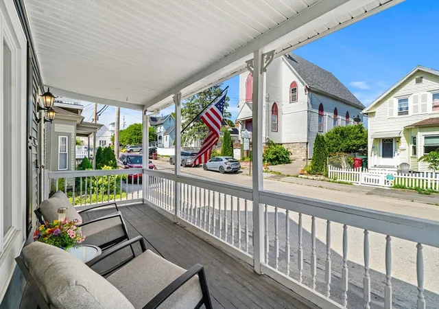 4th image of 27 Meadowcroft St, Lowell, MA 01852 | MLS# 73551247