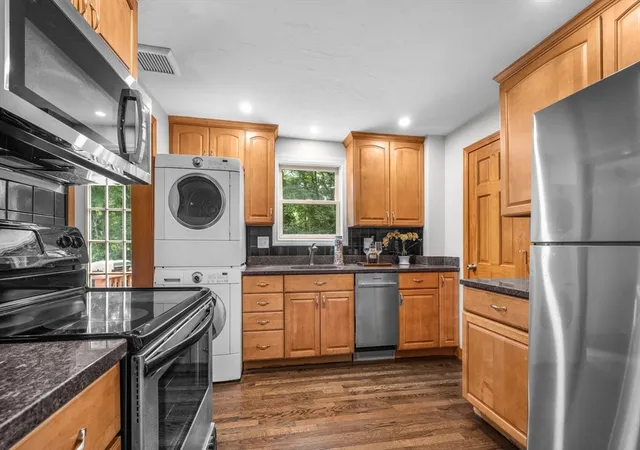 Homes for sale in Stoughton, MA | 21 Elizabeth Street, Stoughton, MA 02072 | MLS# 73537194