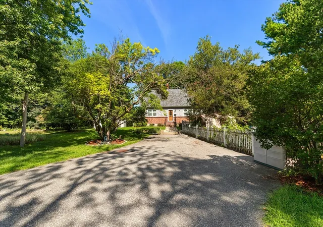 Photo 3 of Single family home for sale at 42 Thistle Street, Lynn, MA 01905 | MLS# 73568900 | Listing updated on 2026-09-16