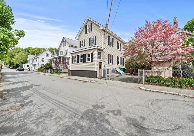 Homes for sale in Woburn, MA | 27 Park St, Woburn, MA 01801 | MLS# 73517904