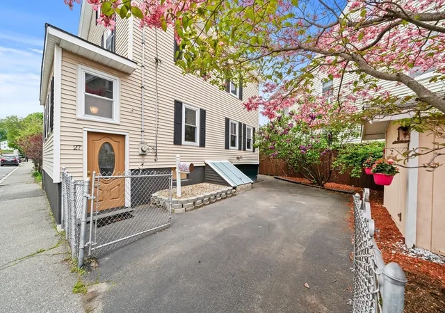 Homes for sale in Woburn, MA | 27 Park St, Woburn, MA 01801 | MLS# 73517904