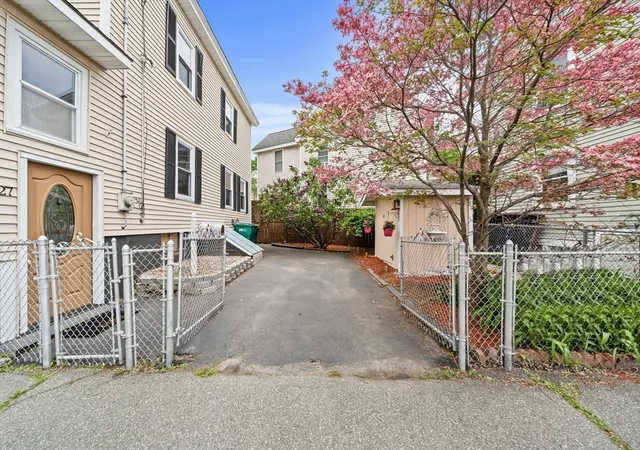 Homes for sale in Woburn, MA | 27 Park St, Woburn, MA 01801 | MLS# 73517904