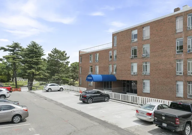 32nd image of 231 Coolidge Ave #409, Watertown, MA 02472 | MLS# 73528493