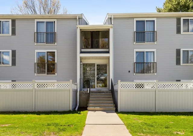 Homes for sale in Natick, MA | 10 Village Green Ln #19, Natick, MA 01760 | MLS# 73509064
